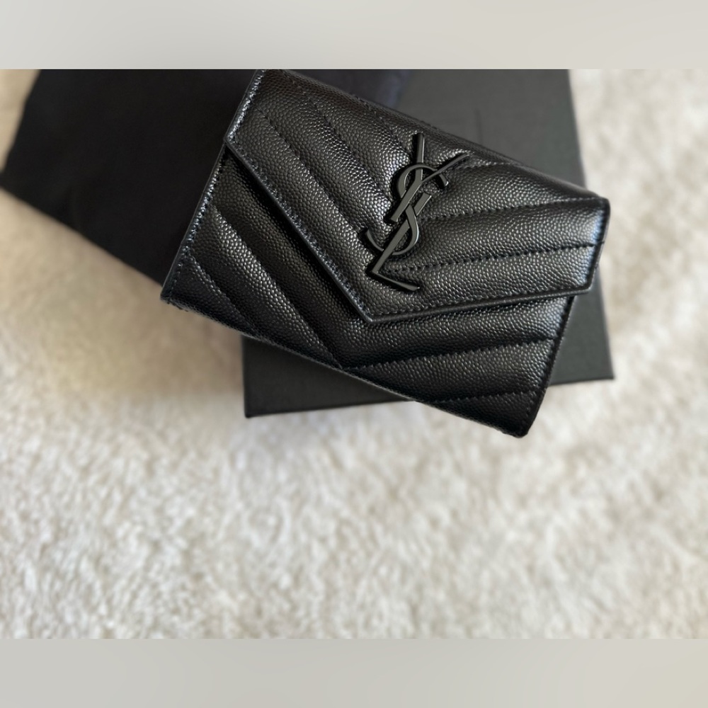 YVES Saint Laurent CASSANDRE MATELASSÉ SMALL ENVELOPE WALLET